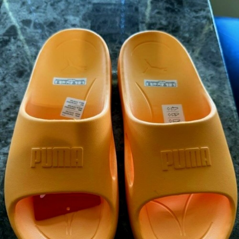 BNWT Puma Shibusa Women Slides Size 8